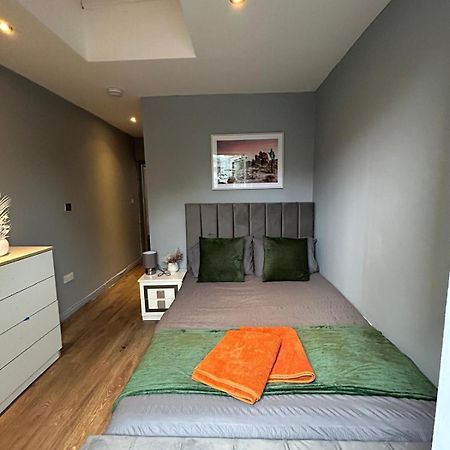 2 Bedroom Flat In Euston 2 Mins Away From Station, No Lift ロンドン エクステリア 写真