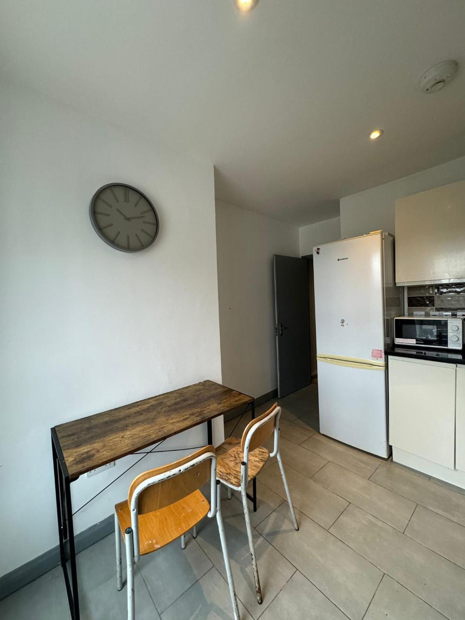 2 Bedroom Flat In Euston 2 Mins Away From Station, No Lift ロンドン エクステリア 写真