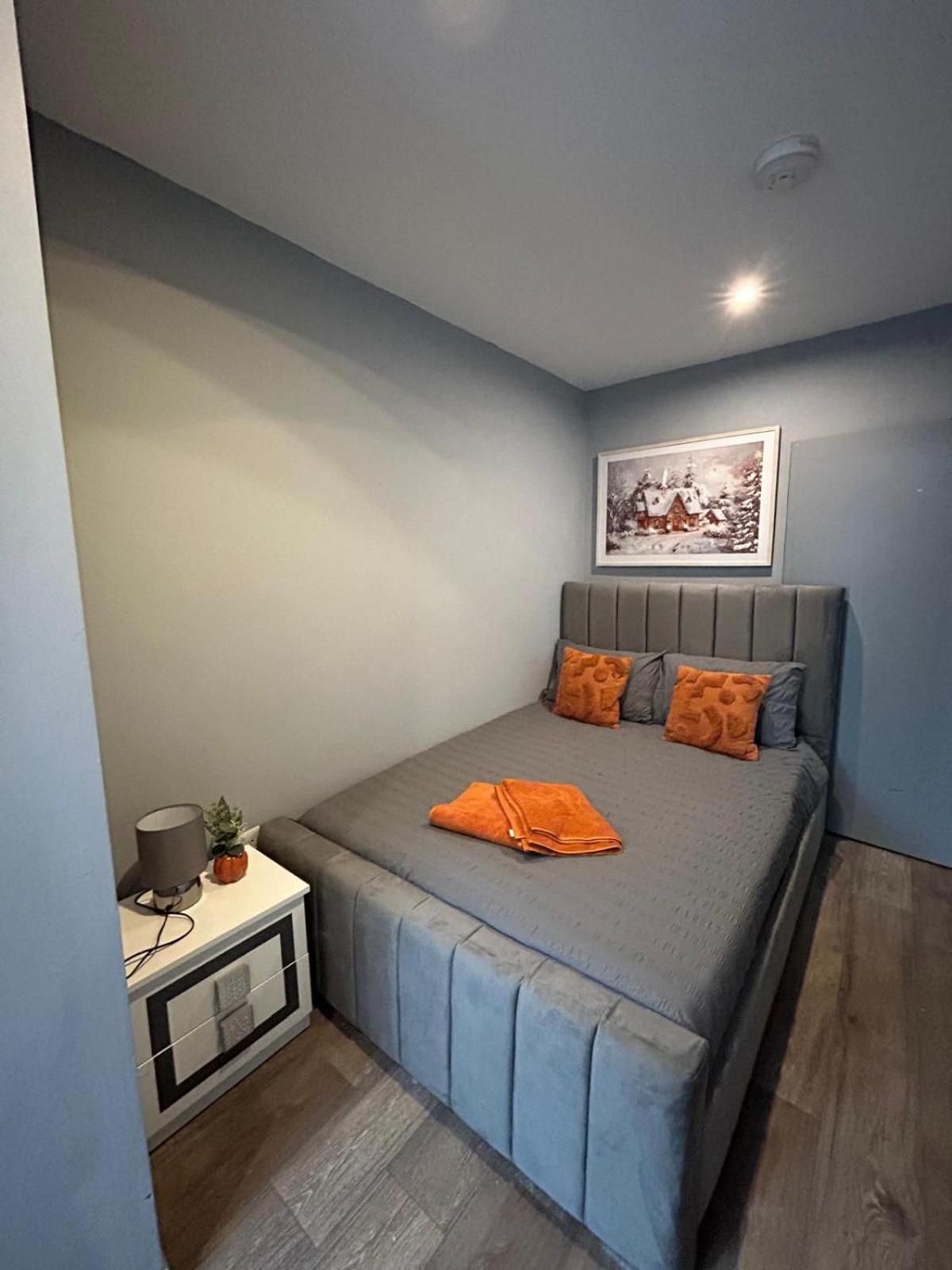 2 Bedroom Flat In Euston 2 Mins Away From Station, No Lift ロンドン エクステリア 写真